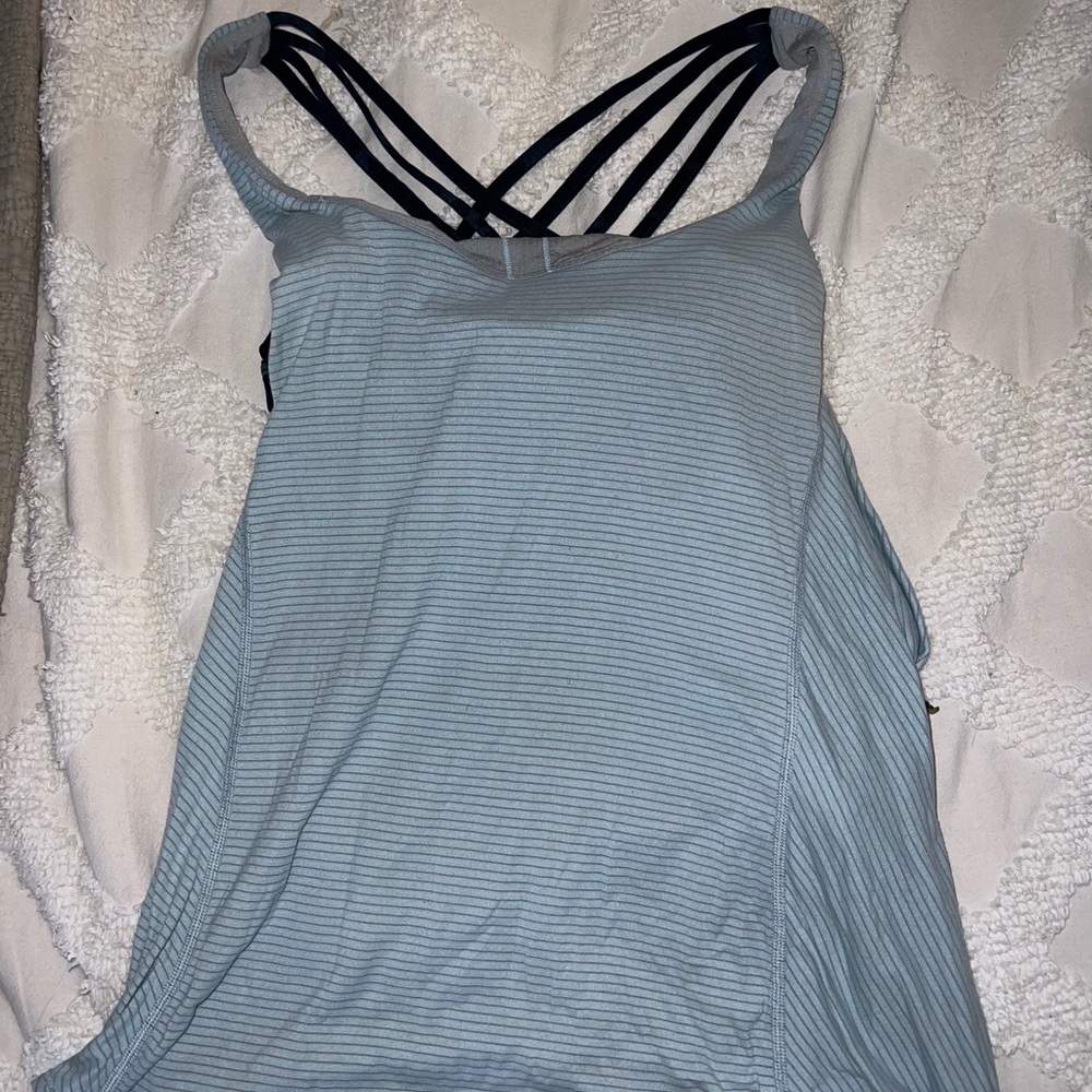 Camo lululemon top w/ built in bra